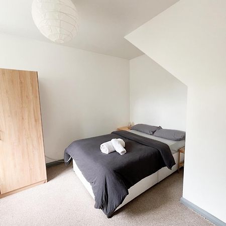 Well-Equipped 4 Bedroom House Close To City Centre Leeds  Exterior photo
