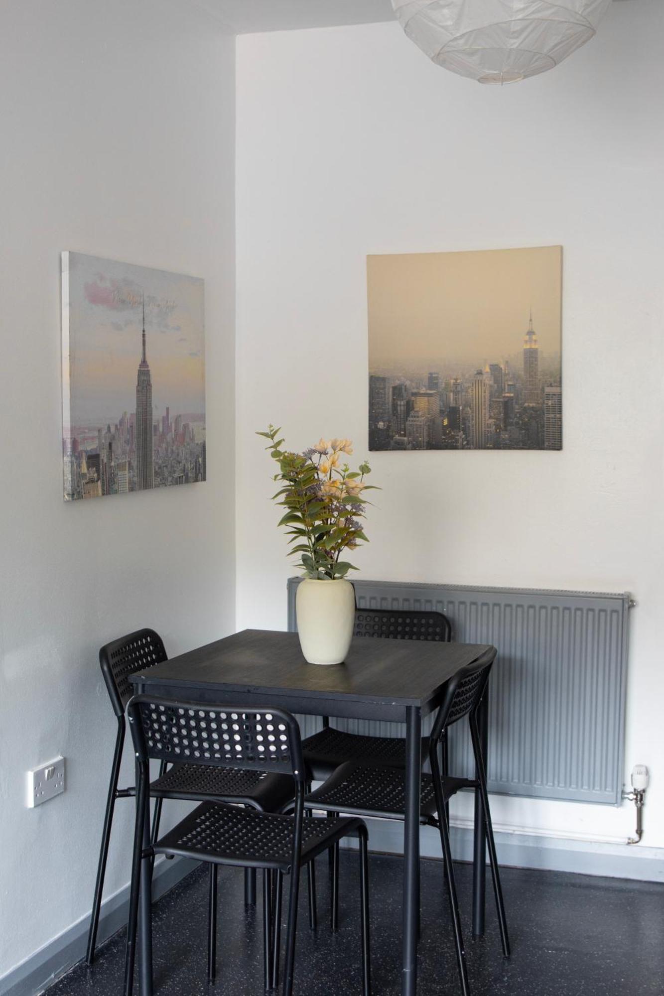 Well-Equipped 4 Bedroom House Close To City Centre Leeds  Exterior photo
